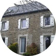 ensemble de volets battants 2 vantaux à barres et écharpes z - pvc blanc maison volets battants pvc barres et echarpes z